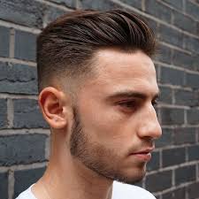 Die haare nach hinten zu stylen gilt als eine zeitlose frisur fur manner die simpel und smart zugleich ist. Trendfrisuren Manner Sleek Hair Fade Undercut Frisuren Hairstyle Haarschnitt Manner Frisur Dicke Haare Mittellange Herrenfrisuren