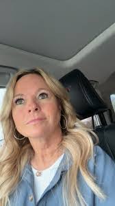 Brandy Shore's Instagram, Twitter & Facebook