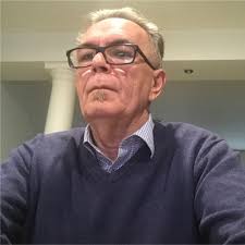 Ex Woolworths CEO Michael Luscombe dies from rare brain disease