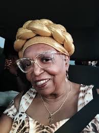 Maria Crank's Instagram, Twitter & Facebook