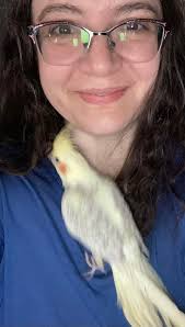 It's a bit like when you try to dry your hair without a towel. What song is  this cute cockatoo rocking out to? 🤘 🎥 Dani Griffith (@sydneycockatoos)