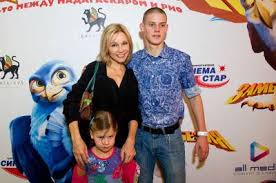 По большей части это не творчество, а производство. Deti Mariny Zudinoj