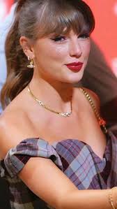 Taylor swift 🥰 vs Kayla Nicole ❤️