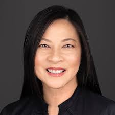 Samira Salman's Instagram, Twitter & Facebook