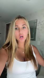 Allie Bowe's Instagram, Twitter & Facebook