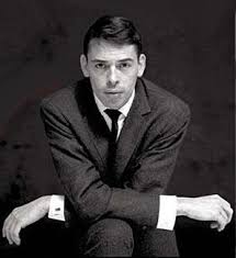 Faire le portrait de jacques brel, c'est se confronter à la puissance d'un auteur chanteur sans égal. Jacques Brel Et Un Si Long Bras Incarnant Le Balancier De La Pendule D Argent Dans Les Vieux Jacques Brel Brel Chanteur