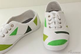 Customize your old sneakers for the christmas celebration to wear them with a specific costume. Painted Shoes Perfect For St Patrick S Day The Diy Playbook