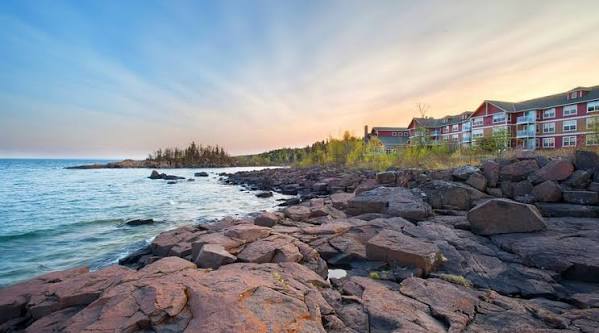 COVE POINT LODGE - Prices & Hotel Reviews (Beaver Bay, MN)