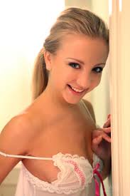 Watch4Beauty presents Normy - In the flat