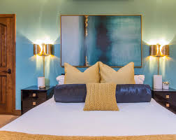 Green and gold bedroom ideas. 20 Beautiful Bedroom Designs With Gold And Navy Accents Home Design Lover