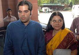 Union women and child development minister maneka gandhi and bharatiya janata party leader varun gandhi on monday paid tributes to late congress leader sanjay gandhi on his birth anniversary at shanti van in the national capital. Bjp Leader Maneka S Son Varun Gandhi Has Muslim Roots Dna Required For Votes The London Post