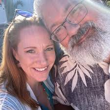 I'm a huge fan of Timothy Olyphant and he's as nice as he is gorgeous.  Thanks for the grace as I geeked out, Timothy.