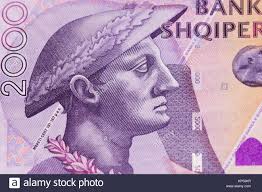 Lek mating, mating in a lek, a type of animal territory in which males of a species gather. Albanische Wahrung Lek Banknote Von 2000 Bezeichnung Darstellung Portrat Von Konig Gent Von Illyria Mbreti Gentius Gent Stockfotografie Alamy