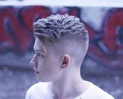 Du kannst diesen lässigen look entweder mit glattem oder lockigem haar hinkriegen. Pin Auf Mode Lifestyle