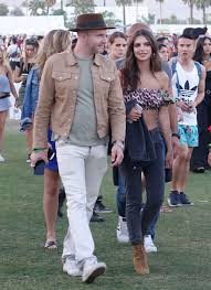 My mother is a professor of english literature and is a very good writer, while my father is a painter, she said. Who Is Jeff Magid Emily Ratajkowski S Ex Boyfriend And Music Producer Who Loves Hats