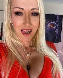 Alana Evans's Instagram, Twitter & Facebook