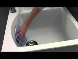 clean kitchen sink