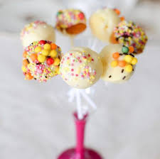 Cake Pops Vive La Couleur Sur Les Tables De Fetes Recette Cake Pops Cake Sucre Facile Recette Cake
