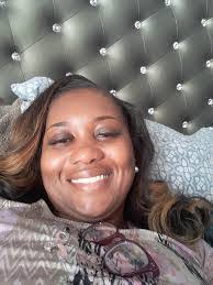 Vanessa Edmondson's Instagram, Twitter & Facebook