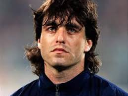 He is playing with number 10. Former Portugal International Paulo Futre Calls On Atletico Madrid To Sign Porto S Radamel Falcao Goal Com