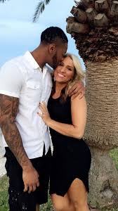 Black And White Dating App I Love You My Sweetheart Beautiful Interracial Couple You Look So Happy Love It S What Makes Lif Interracial Couples Biracial Couples Interacial Couples