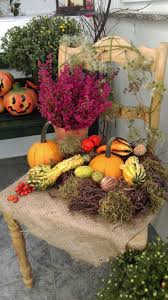 Autumn Decoration On The Doorstep Herbstdeko Vor Der Haustur Autumn Decoration On The Doorstep Balconychairandtab Herbst Dekoration Herbstdeko Dekoration