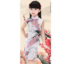Pakaian ini biasanya diperbuat daripada kain lembut seperti kain sutera. Baju Anak Perempuan Gaya China Baju Gadis Elegan Lurus Pakaian Tradisional Cina Banyak Gaya Buy Gadis Cheongsam Anak Cheongsam Tradisional Cina Pakaian Product On Alibaba Com