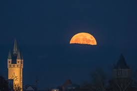) ist der zeitpunkt, zu dem sonne und mond in opposition zueinander stehen, also von der erde aus gesehen in entgegengesetzten richtungen. Vollmond Helle Nacht Startseite Idowa