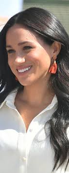 On the morning of the wedding, prince harry's grandmother, queen elizabeth ii, c. Madewell Red Stone Tassel Earrings Meghan Markle S Jewelry Meghan S Fashion