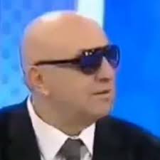 Sinan engin 1990 yılında evlendiği şarkıcı seda sayan'dan 1995 yılında boşandı. Sinan Engin Fan Club Sinanenginsss Twitter