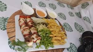 Folosind aceeasi marinata se pot prepara frigarui si din carne de porc sau miel. La Micutu Ii Meniu Frigarui Sau Piept De Pui Alege Facebook