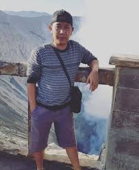 Hal ini terlihat dari unggahan foto di akun penggemar nella kharisma. Profil Cak Malik Laki Laki Yang Digosipkan Pernah Menjadi Suami Nella Kharisma Kumparan Com