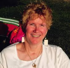 Sandie Lee's Instagram, Twitter & Facebook