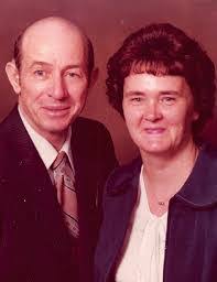 Rachel Criswell's Instagram, Twitter & Facebook