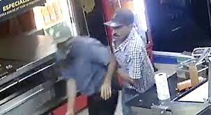 Irrumpen Sujetos Y Asaltan En Cheesy Planet Video Tiempo