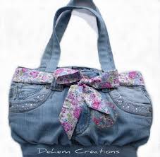 Plus grand que le tote bag, le sac cabas sera un compagnon idéal pour vos sorties shopping ! Un Sac Dans Un Jean De La Recup Les Creations De Dehem