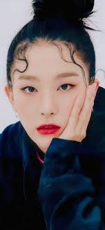在此Pinterest 图板上发现220 条Seulgi 康瑟琪강슬기熊瑟琪和名人点子| 臉部攝影、美宝莲、天鵝絨以及更多