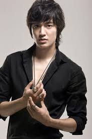 The video is titled last autumn and it reminds us of the king: Min Ho Lee Actor Cinemagia Ro