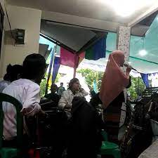 Dijual per lembar atau per meter persegi, papan kayu hadir dengan kisaran harga mulai puluhan ribu rupiah hingga jutaan rupiah. Holliwoodmusik Instagram Posts Gramho Com