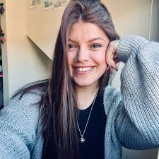 Barbara Becerra's Instagram, Twitter & Facebook