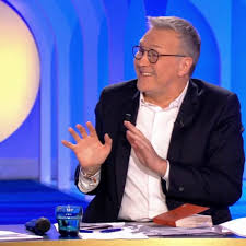 @ruquierofficiel vous donne rdv dans on n'est pas couché le samedi 23h sur @france2tv. Un Peu De Tenue Laurent Ruquier Recadre Par Un Celebre Journaliste Dans On N Est Pas Couche Femme Actuelle Le Mag