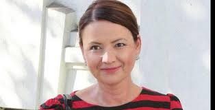 Získala také cenu novinářská křepelka za významný žurnalistický počin novináři do 33 let. Do Ceske Televize Jedna Z Jejich Nejvetsich Hvezd Jolana Voldanova Ma Novy Porad Bleskove Cz