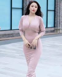 Echo Yue - Free sexy pics, galleries & more at Babepedia