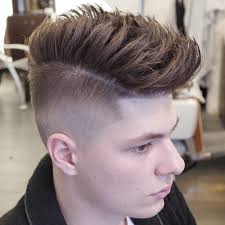 Just pair the tousled hair on … Cortes Modernos De Pelo Corto Con Degradados A Los Lados Para Jovenes