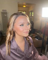 Amanda Varley (@mindfulmakeupbymandie) • Instagram photos and videos