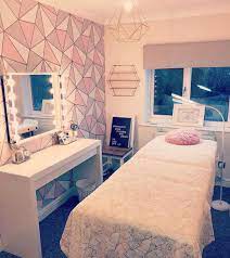 Lash Room On Instagram Y Que Tal Este Acogedor Studio Lash Recuerda Que Este Espacio Debe Ser Tan Co Esthetician Room Decor Beauty Room Decor Esthetics Room