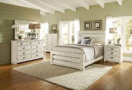 We have many options for style and color. 15 Farmhouse Bedroom Set Design And Decor Ideas