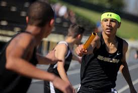 Gillespie breaks 3200 mark as Shelby wins Invitational meet again