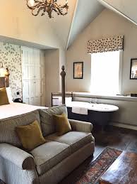 A Weekend At The Pig Bedroom With Bathtub Bedroom Trends Bedroom With Bath