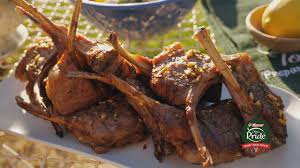 Lamb chops topped with cracked peppered bacon and sauteed mushrooms. Jan Braai S Karoo Lamb Chops With Spekboom Salsa Youtube